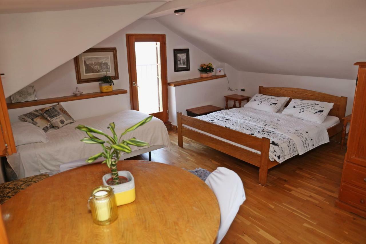 Jacobus Apartment